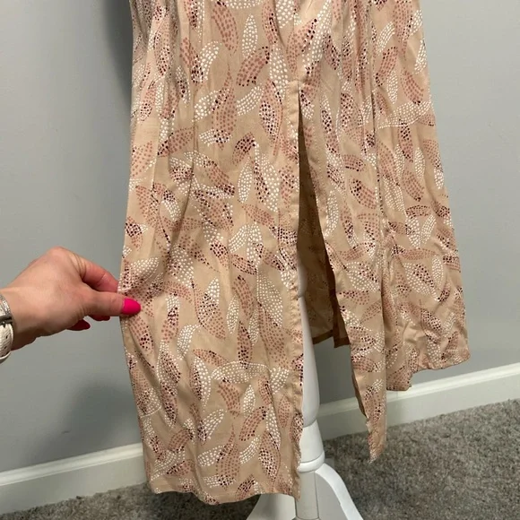 Blush Floral Women's Dress - Picture 3 of 7